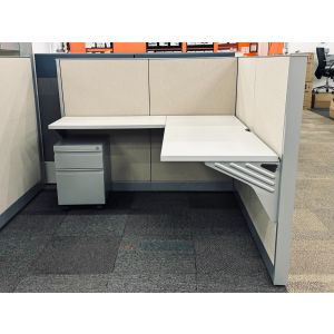 Steelcase Answer Workstation (5' D x 5' W x 48" H)