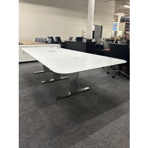 Nienkamper VOX Conference Table