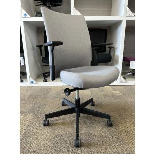 Knoll Remix Task Chair (Light Grey/Black)